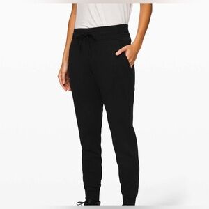 lululemon sweatpants/ joggers size 6